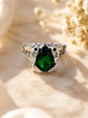 paparazzi Emerald Teardrop Crystal Ring - Silver Tone